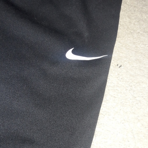 Girls LG dri fit sweats - Picture 3 of 3